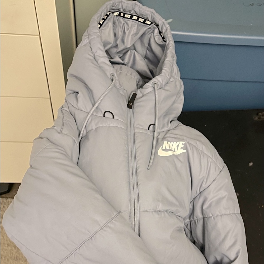 XS women/juniors Nike puffer coat